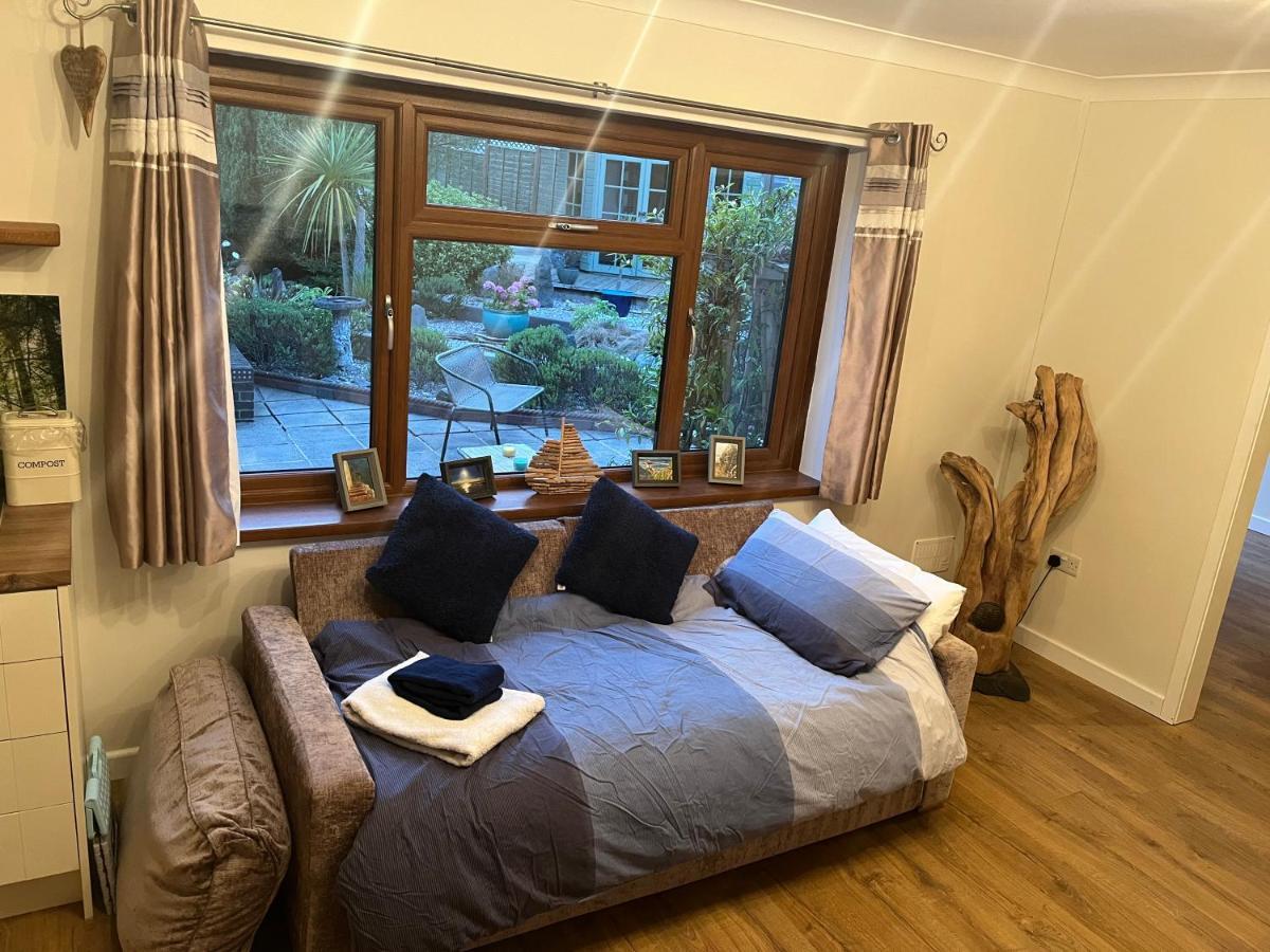 Coastal Garden Annex With Log Fire & Summer House Aberporth Esterno foto